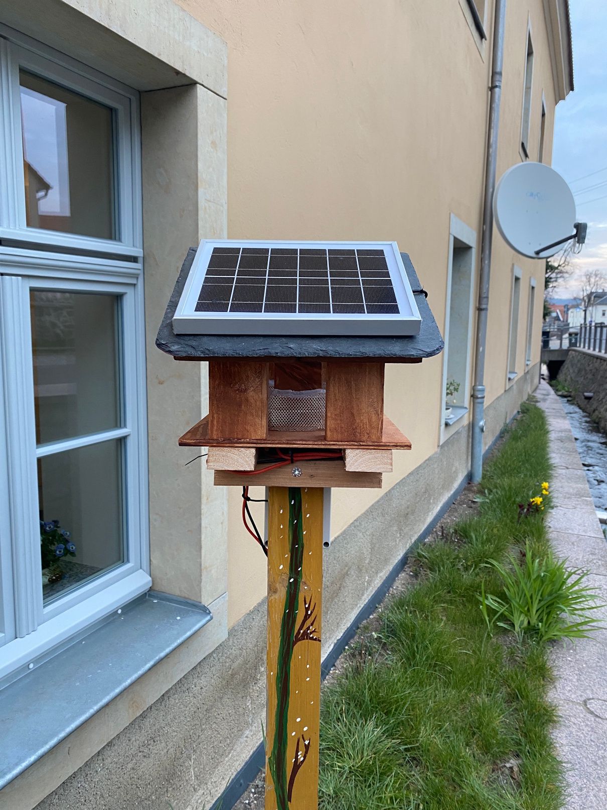 Vogelhaus mit Kamera und Solarbetrieb – Projektbild 7