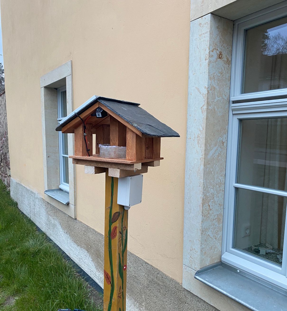 Vogelhaus mit Kamera und Solarbetrieb – Projektbild 6
